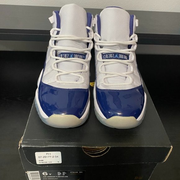 Air Jordan 11 Retro BG. White and University Blue. Size 6Y (Womens Size 8). - Picture 3 of 11